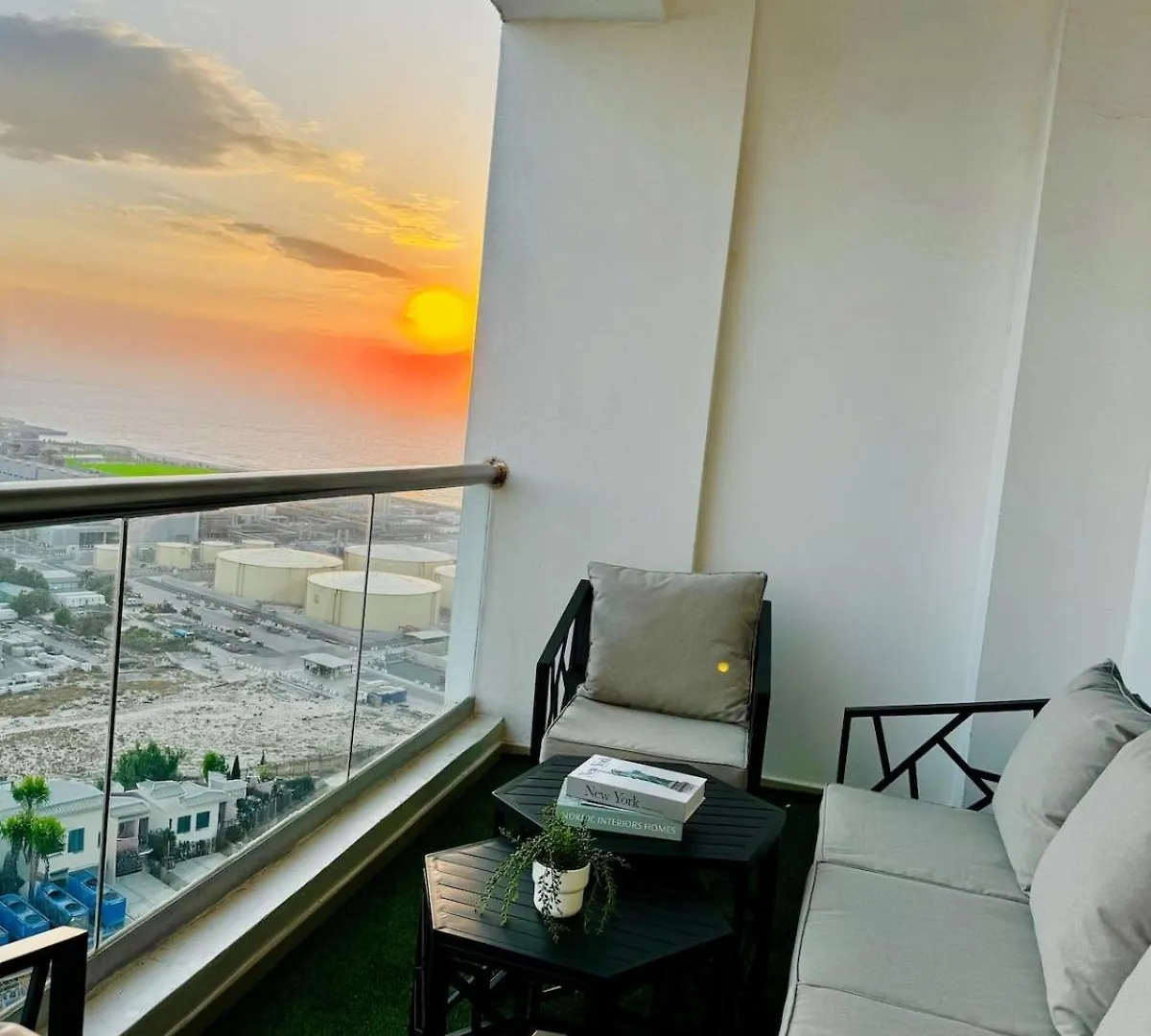 Huge Penthouse In Marina W Pool Table & Air Hockey Apartment Dubai United Arab Emirates